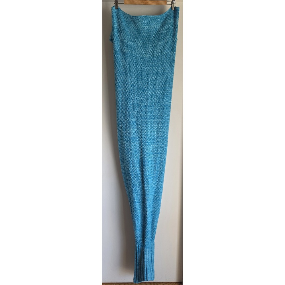 Mermail Tail Women's Blue Throw Blanket 72in Unisex Soft Cozy Wrap
